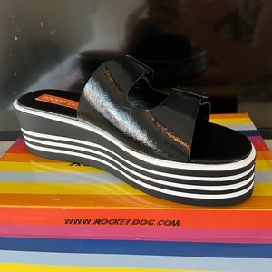 NEVER WORN Rocket Dog Platform Sandals